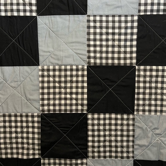 New Handmade Quilt/Throw black and gray C3 - Picture 7 of 11